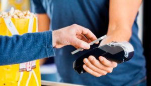 Старшее поколение заинтересовалось мобильными платежами