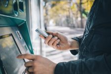 В США разрабатывают банкомат, который не будет принимать карты