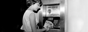 50 лет на выдаче денег: как работает банкомат
