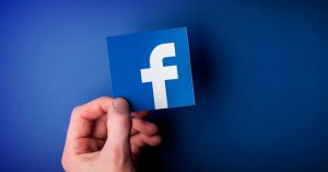 Facebook разрабатывает собственную смарт-колонку с сенсорным экраном