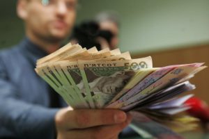 Почти половина украинских финкомпаний и ломбардов работают без лицензий