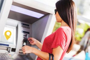 В Укрпочте начнут брать комиссию за снятие наличных (обновлено)