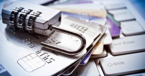 Мошенничество с дебетовыми картами сократилось после перехода на чипы — исследование