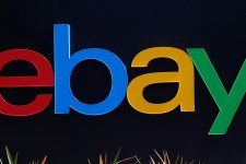 В США раскрыли схему финансирования терроризма через eBay