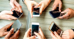 Китайцы и яблоки: самые популярные смартфоны в Украине за шесть месяцев