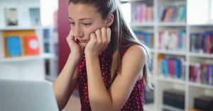 Выжить в цифровую эпоху: в школах введут уроки по выживанию в интернете