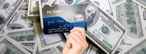 Украинцы смогут получать переводы Payoneer в долларах: в ПриватБанке уточнили детали