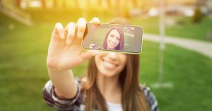 Европейский банк запускает селфи-платежи через мобильное приложение