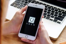 Uber повысил тарифы на поездки в Украине уже третий раз за месяц