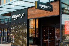 Amazon откроет 15 физических магазинов в Европе