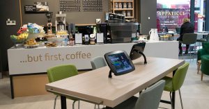 Кофе и биометрия: европейский банк открыл инновационные отделения