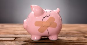 Более 20 обанкротившихся банков хотят возобновить работу