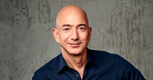 Создатель Amazon вернул себе статус богатейшего бизнесмена в мире