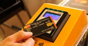 В киевском метро нельзя расплатиться картой из-за хакерской атаки