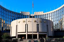 Китайский центробанк призывают скорее запустить свою криптовалюту