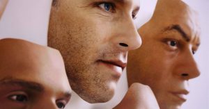 Технологию распознавания лиц iPhone X взломали с помощью маски