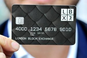 Создана дебетовая карта для обналичивания криптовалют