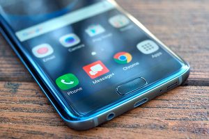 Названы лидеры продаж мобильных устройств в Украине