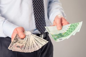 Банки смогут проводить валютные операции по упрощенной процедуре