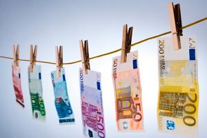 По всей Европе массово арестовывают организаторов отмывания денег