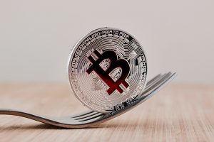 От биткоина отделилась очередная криптовалюта