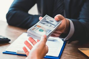 На уровне африканских стран: Украина поднялась в индексе восприятия коррупции