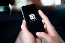 Экс-сотрудник Uber обвинил компанию в кибератаках и прослушивании телефонов