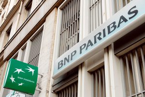 Владельца одного из украинских банков оштрафовали на миллионы долларов