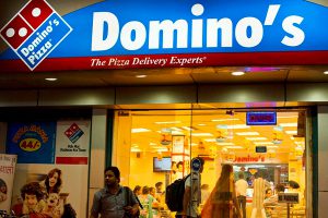 Популярная сеть пиццерий отказывается от наличных