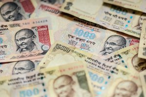 Пример для всего мира: Индия откажется от наличных