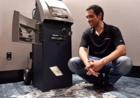 В США зафиксировали новый вид банкоматного мошенничества