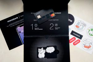 У monobank появится новая карта: раздел с наградами и кошачий конструктор