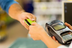 Правительство США заставит продавцов принимать наличные