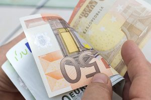 Еще одна страна Евросоюза готовится перейти на евро