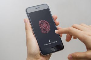 Платежи по отпечатку пальца: Ощадбанк запустил новую функцию