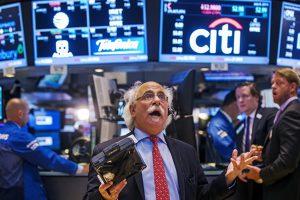 Фондовый рынок обвалился: мировые индексы достигли рекордно низких значений