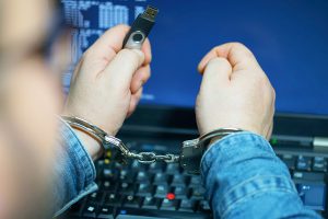 20-летний хакер зарабатывал на своей программе-кейлоггере