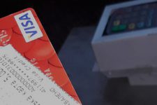 Впервые в Украине: в маршрутном такси можно расплатиться банковской картой