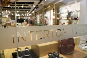 Маркетплейс, чат-бот и Укрпошта: крупный ритейлер поделился планами на год