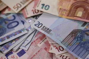 Аналитики крупного банка объяснили, что происходит с курсом евро