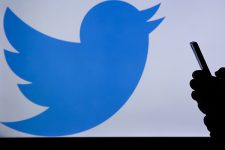 Twitter хочет запретить рекламу криптовалют и ICO