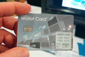 Банки будут транслировать рекламу прямо на кредитных картах