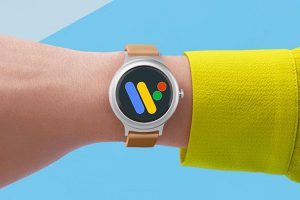 Google анонсировал универсальную ОС для смарт-часов