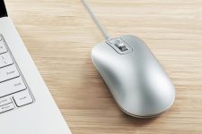 Вход в веб-банкинг без пароля: представлена мышка со сканером отпечатков пальцев