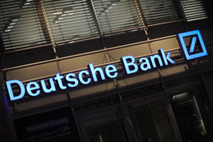 Крупнейший банк Германии закрывает 20% отделений: в чем причина