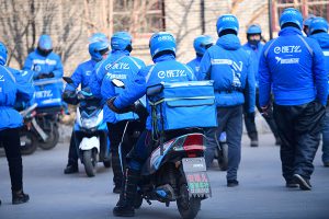 Alibaba выкупит крупнейший сервис доставки в Китае