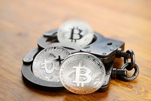 Кибермошенник предложил полицейскому огромную взятку за изъятые биткоины