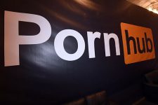 Pornhub начал принимать к оплате криптовалюту