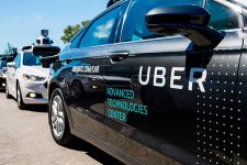 Водители Uber больше не смогут следить за своими пассажирами