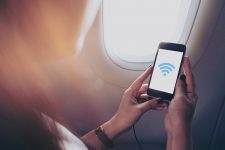 Wi-Fi в самолетах станет быстрее: Google готовит новую сделку
